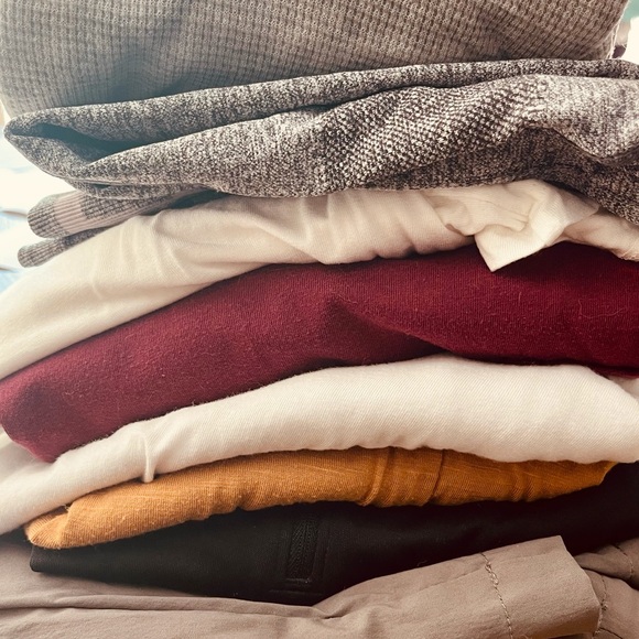 $25 MYSTERY RESELLER BOX - Picture 4 of 8